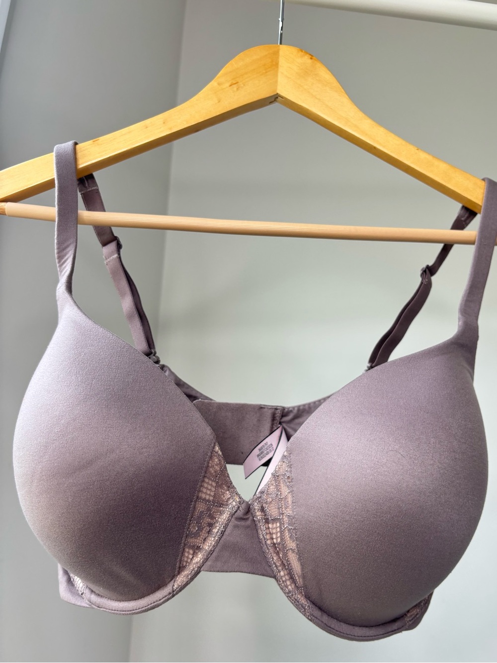 Victoria's‎ Secret Intimates Mauve T-Shirt Bra with Lace Inset 34DDD